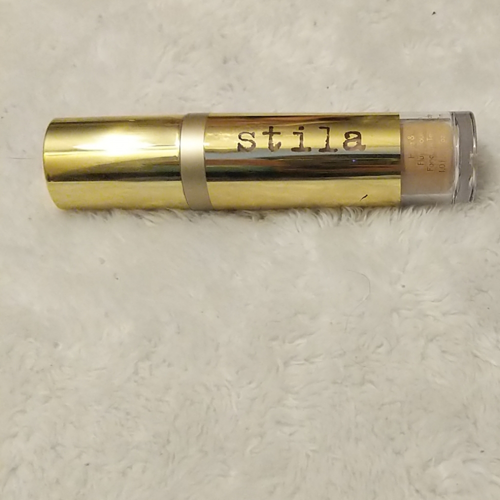 Stila Hide and Chic Foundation
